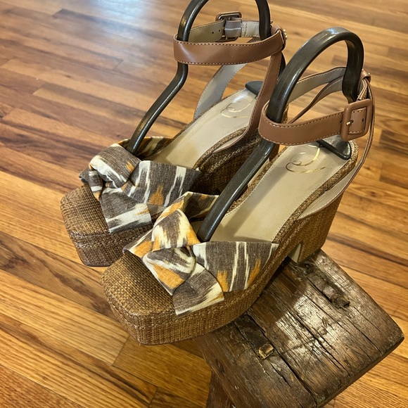 Sam Edelman Brown Woven Platform Sandals with Patterned Fabric Toe - Picture 4 of 4